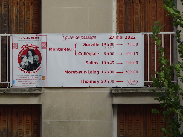 Banderole à Montereau-fault-Yonne (Presbytère).